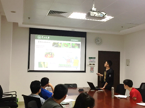 党员宋世明作报告