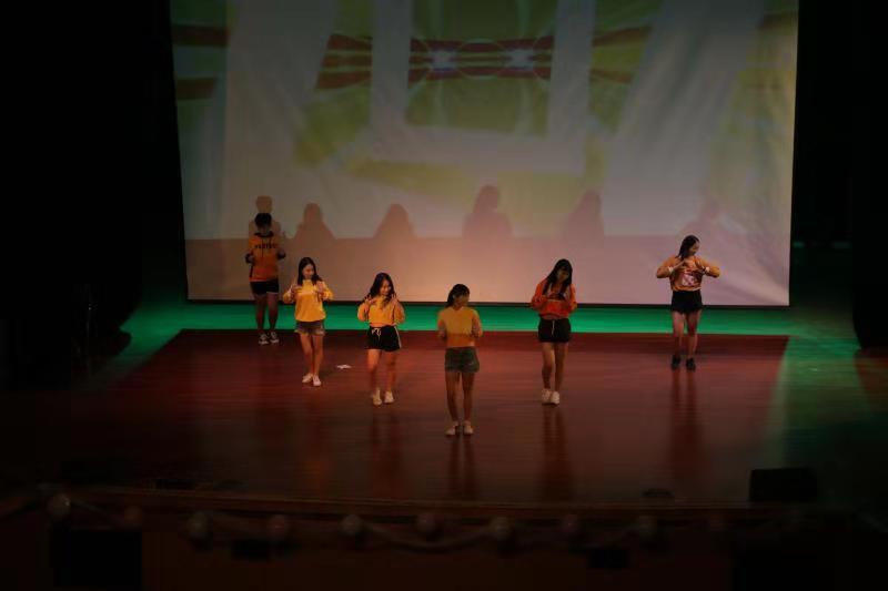 舞蹈《1+1=Bboom Bboom》